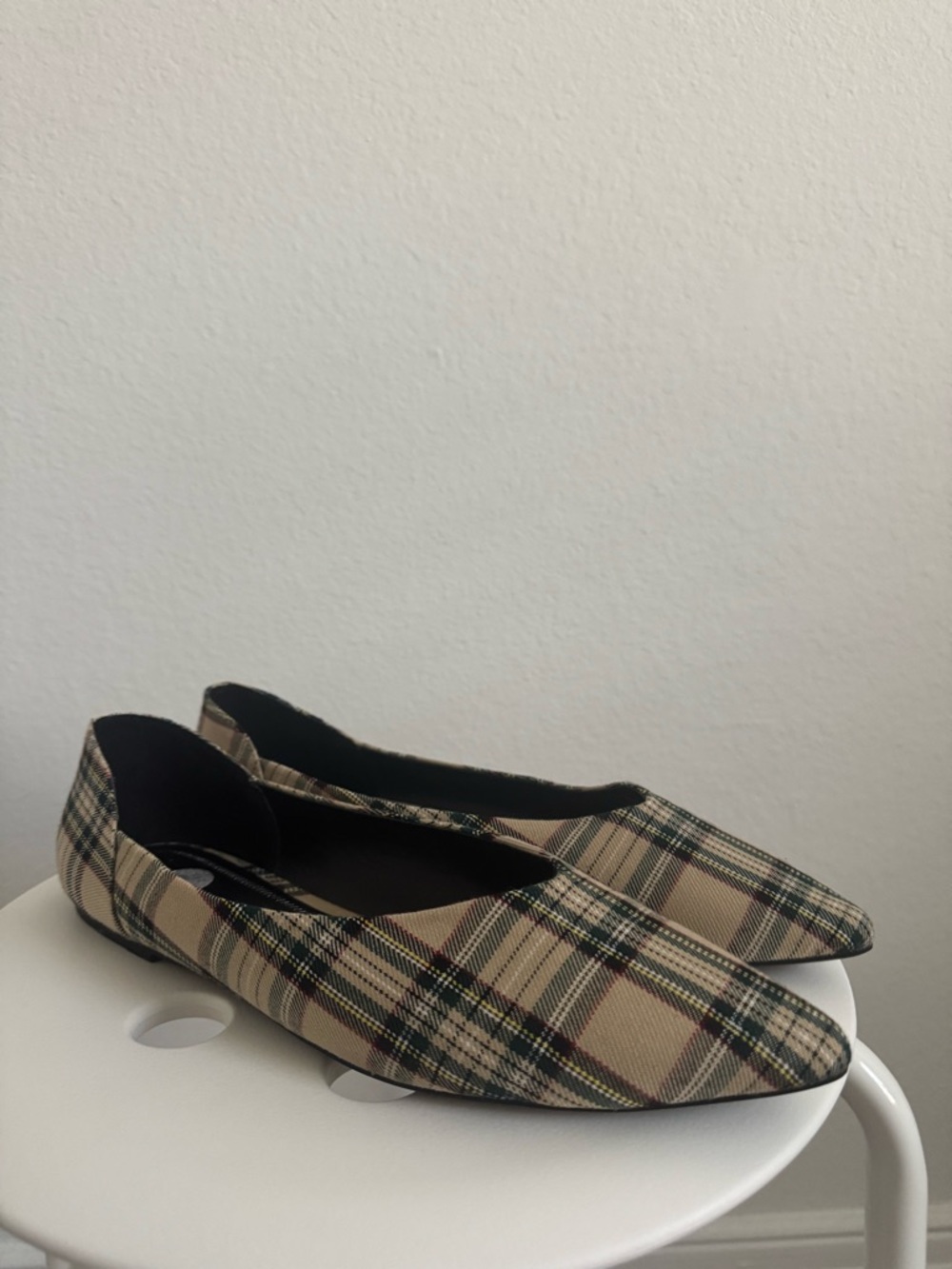 Bershka Beige Plaid Pointed-Toe Ballet Flats